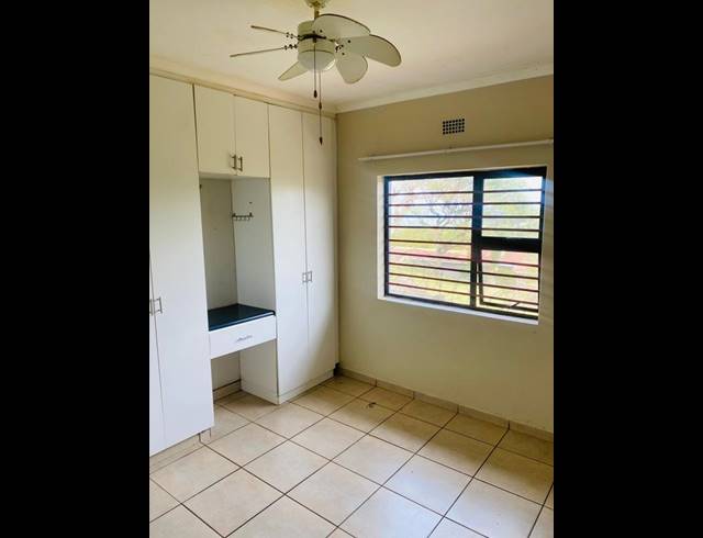 2 BEDROOM PROPERTY TO RENT IN MANABA BEACH
